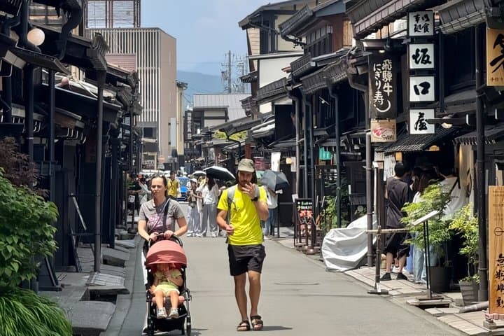 Full Day Tour from Nagoya Takayama Old Town And Shirakawa go — photo 4