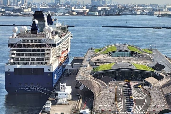 Yokohama Port Transfers to Haneda, Narita Airports and Tokyo — photo 7