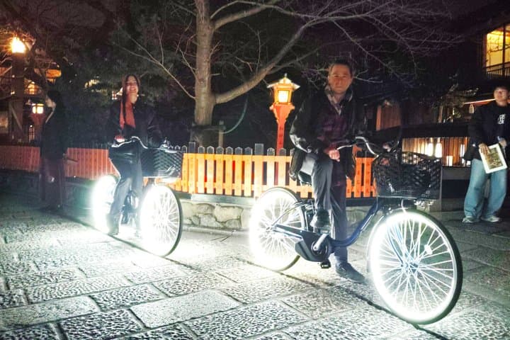 Kyoto: Private LED E-Bike Night Ride Through Gion — photo 2