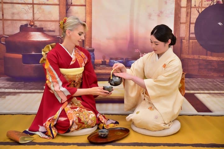 Kimono Photoshoots at Osaka Castle, Temples & Shrines, or Studio — photo 14