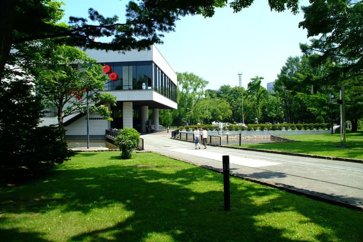 Hokkaido Museum of Modern Art Half-Day Walking Tour