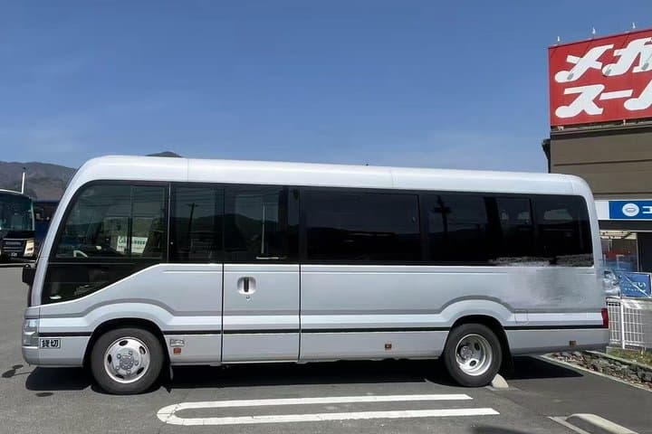 Haneda Airport to Tokyo 23 Wards 18-45 seater One Way Transfer — photo 2