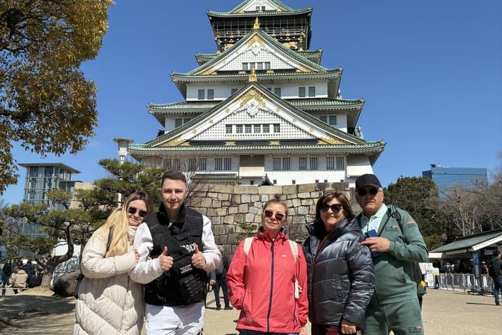 Osaka Castle Walking Tour & Local Izakaya and Bar Hopping — photo 3