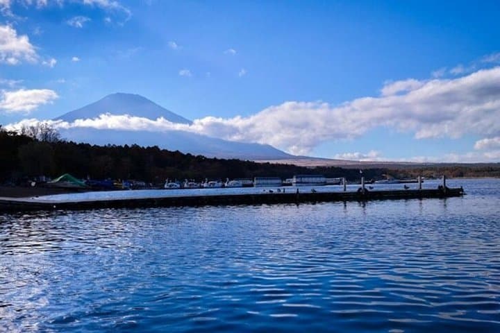Private Fuji Tour: Lake Yamanakako, Gotemba Outlets & Onsen — photo 5