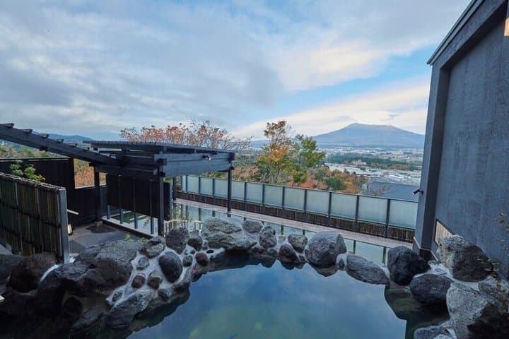 Private Fuji Tour: Lake Yamanakako, Gotemba Outlets & Onsen — photo 14