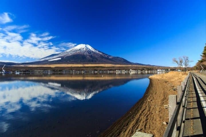 Private Fuji Tour: Lake Yamanakako, Gotemba Outlets & Onsen — photo 3