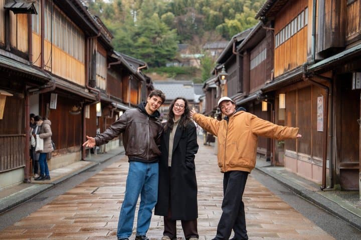 Kanazawa Highlights, Curated: Gardens, Craft & Geisha District — photo 4