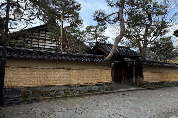Kanazawa Samurai and Bonsai Private Cultural Tour — photo 2