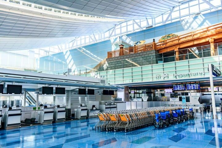 Haneda Airport to Tokyo 23 Wards 18-45 seater One Way Transfer — photo 5