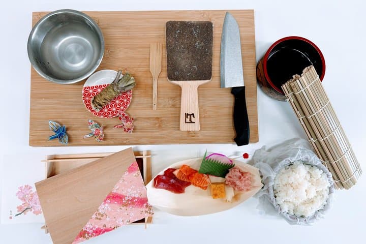 Tokyo Tsukiji 1-hour Sushi Making & Bento Class by a Local Family — photo 2