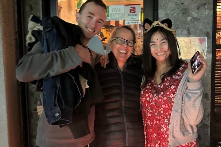 Meet Locals & Sing Karaoke at a Hidden Bar in Fukuoka — photo 14