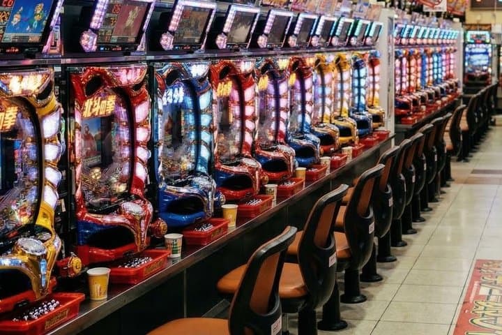 Shinjuku Neon Nights: Food Tour and Pachinko Game Experience — photo 1