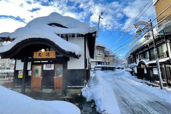 Making Original Nenju Bracelet & Safflower Dyeing in Yonezawa — photo 13