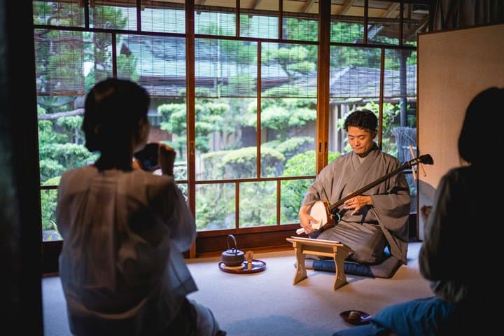 Savor the Sound Shamisen Experience in a Kyoto Temple Garden — photo 11