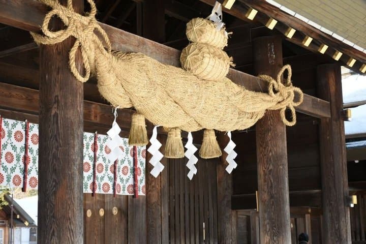 Hokkaido Shrine and Shiroi Koibito Park Sweets Across Generations — photo 8