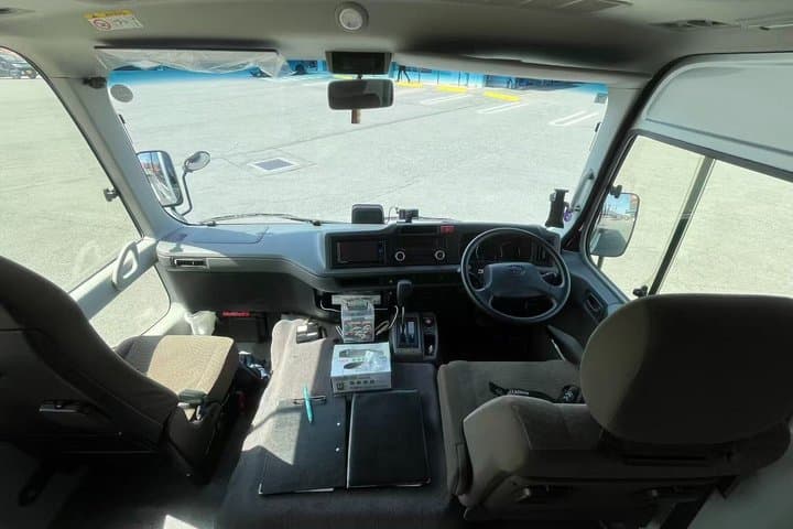 Narita Airport to Tokyo 18-45 seater One Way Transfer — photo 4