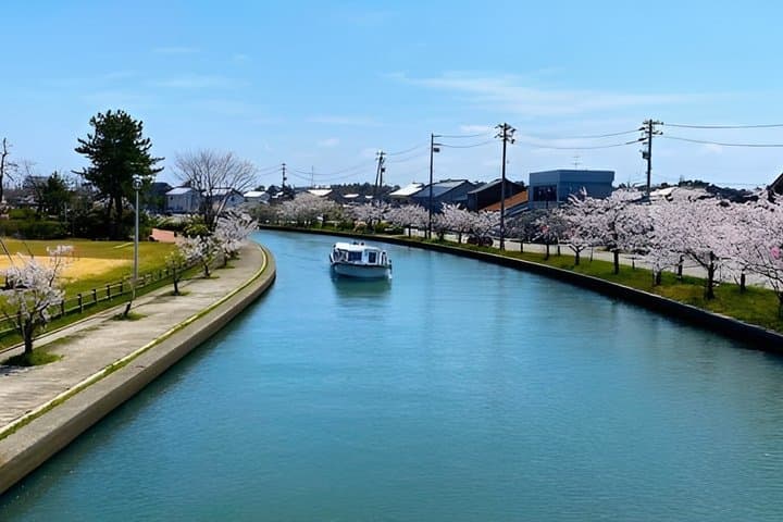 Toyama Private Custom Tour with Local Guide — photo 3