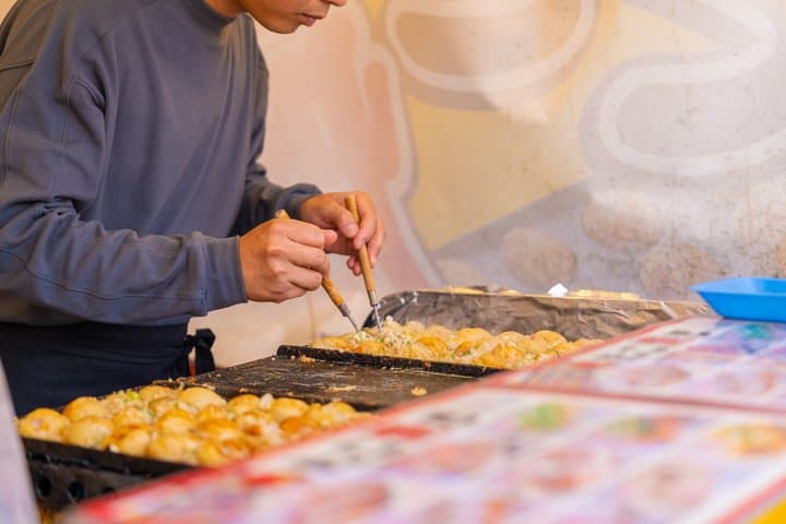 (1 Group Only) Osaka Dotonbori Food Tour Wagyu & Ramen Takoyaki — photo 3