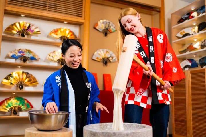 Kyoto Traditional Mochi Pounding Experience with Tasting — photo 2
