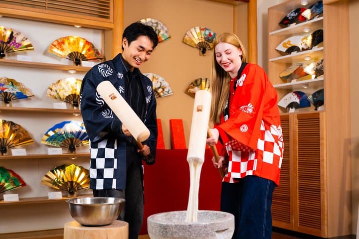 Mochi Pounding and Sushi Making Experience in Tokyo — photo 1
