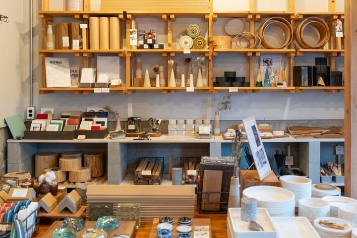 Craft a Wooden Tray: The Beauty of Found Objects — photo 2