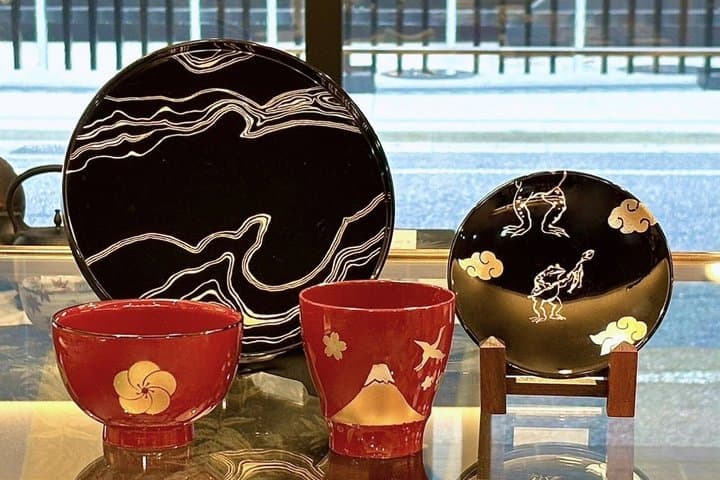 Kintsugi, Makie or Gold Leaf Pasting Workshop in Nihonbashi Tokyo — photo 8