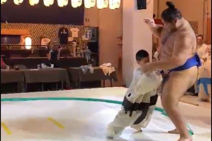 Up-Close Sumo Experience at Ochi Stable: Wear Kimono in Osaka — photo 8