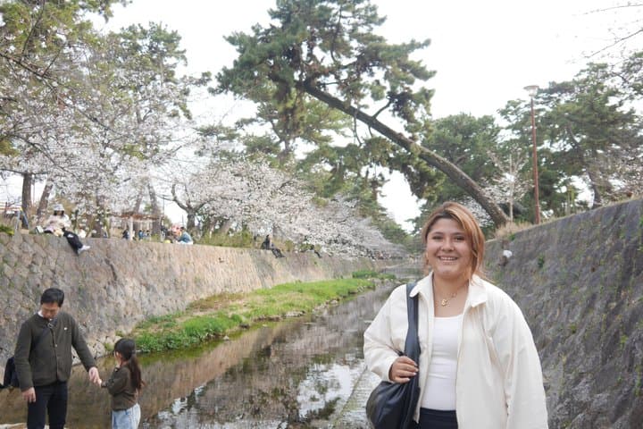 Hidden Cherry Blossom Sakura Picnic to Unwind like a Local — photo 10