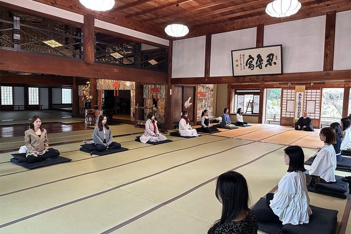 Yamanashi 1 Day Zen Retreat Departing from Tokyo — photo 6