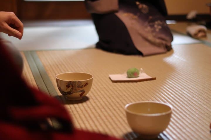 Shared Tea Ceremony with Live Traditional Music in Kyoto — photo 9