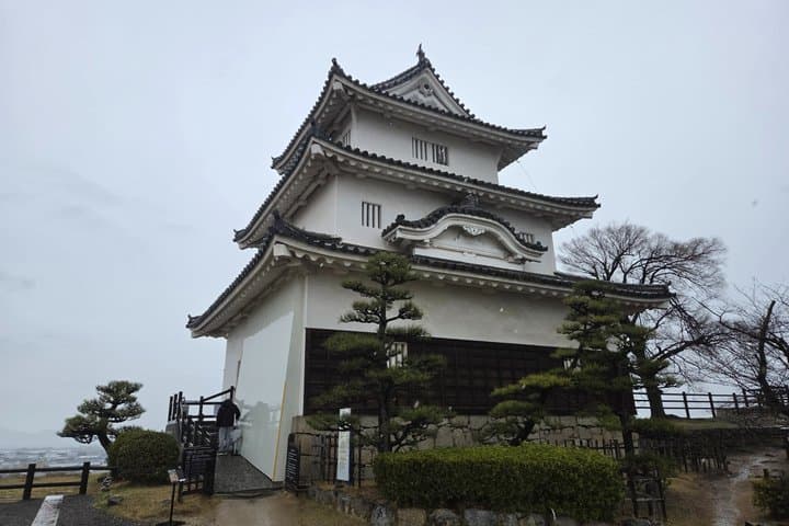 Kagawa: Marugame Castle Tour – Samurai Defense & Strategy — photo 9