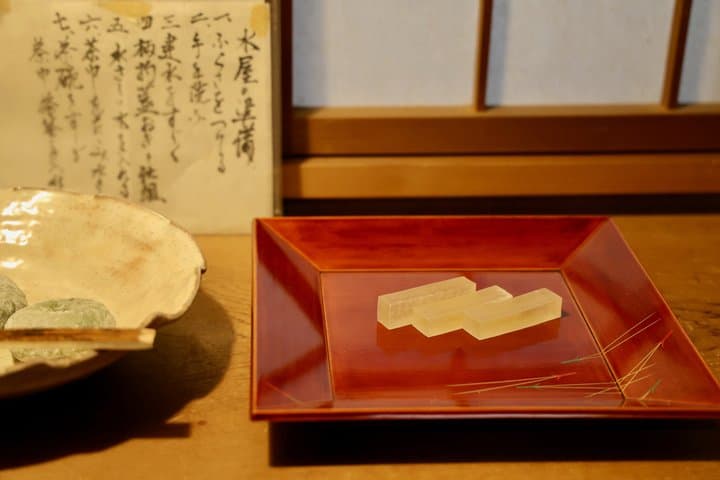 Traditional Japanese Tea Ceremony at Master's Private Tea Room — photo 6