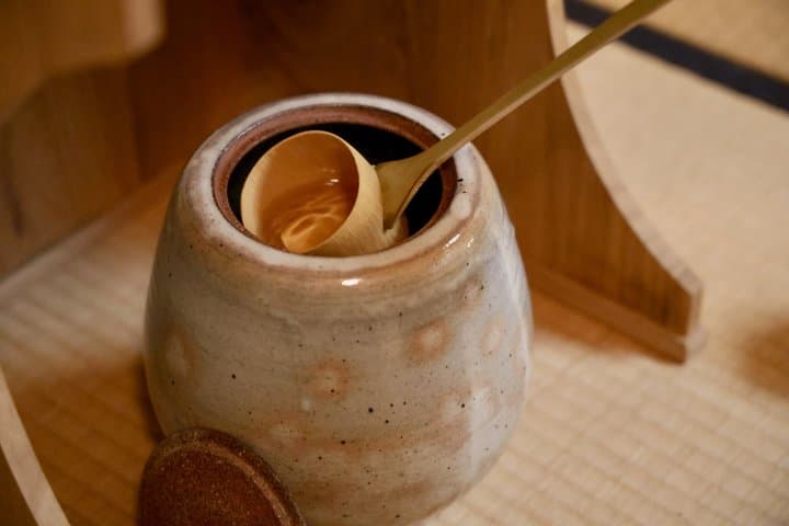 Traditional Japanese Tea Ceremony at Master's Private Tea Room — photo 16