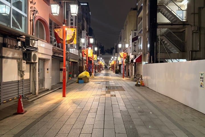 Tokyo Asakusa Night Photo Tour: Quiet Streets & Lit Temple — photo 7