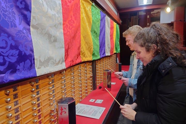 Tokyo Asakusa Night Photo Tour: Quiet Streets & Lit Temple — photo 13