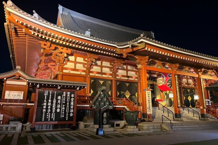 Tokyo Asakusa Night Photo Tour: Quiet Streets & Lit Temple — photo 16