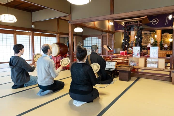 Taiko Drumming and Buddhist Chanting in a 700-Year Tokyo Temple — photo 13