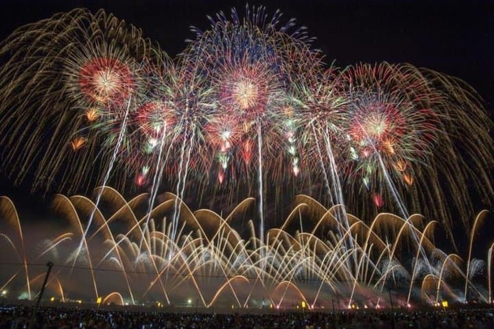 Omagari Fireworks Festival 2-Day Tour from Tokyo with Hotel Stay