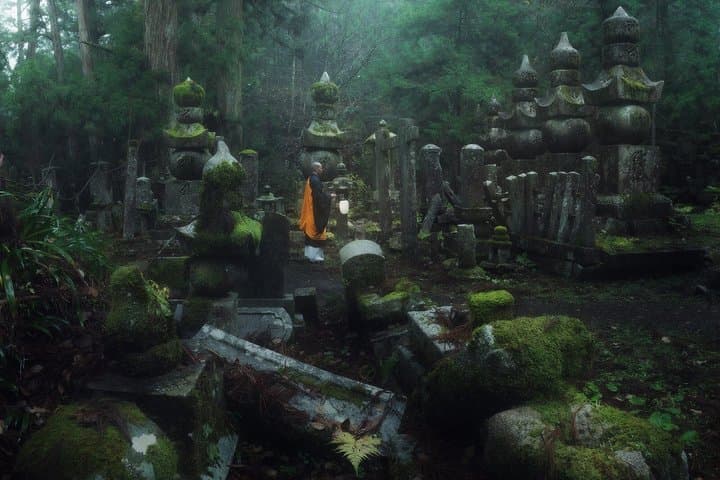 Koyasan Okunoin Night Tour Sacred Pilgrimage Experience — photo 6