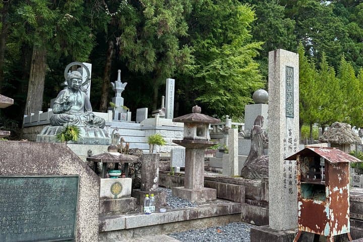 Okunoin Private Walking Tour — photo 8