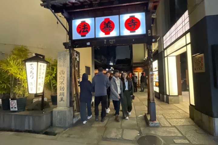 Osaka Local Food and Hidden Izakaya Tour Namba and Dotonbori — photo 3