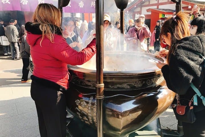 Asakusa & Senso-ji Temple: Private Street Food & Photo Tour — photo 7