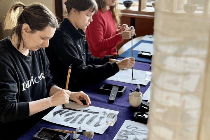 Kyoto Zen Calligraphy Experience in a 100-Year-Old Machiya — photo 2