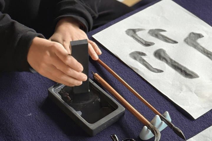 Kyoto Zen Calligraphy Experience in a 100-Year-Old Machiya — photo 8