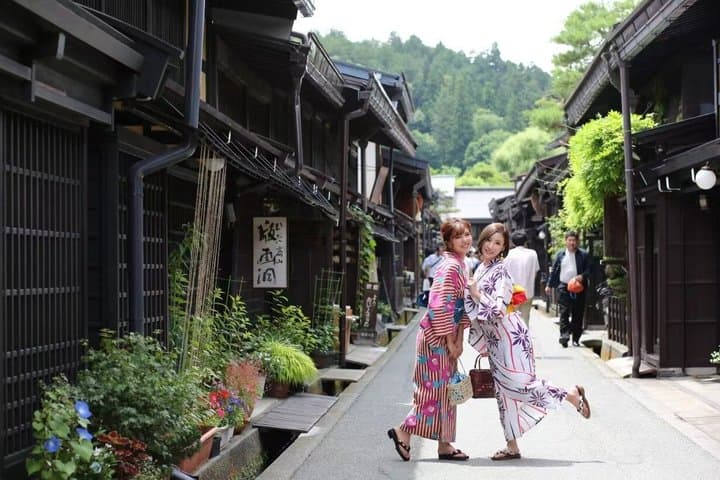 1 Day Tour of Shirakawa Go A Historic Village in Hida Takayama — photo 2