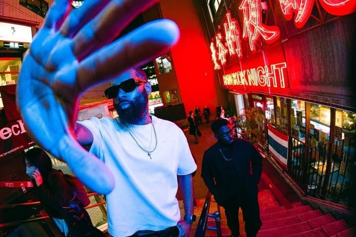 Tokyo: Private Shibuya Neon Lights Photo Tour — photo 6
