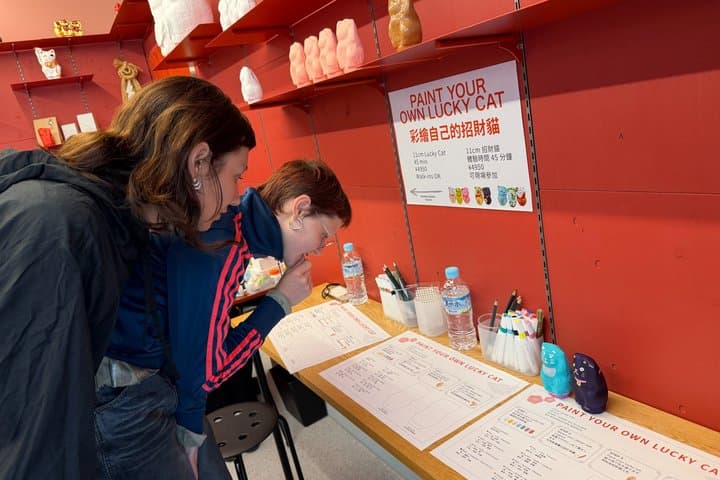 Tokyo Lucky Cat Painting Workshop at Gotokuji — photo 7