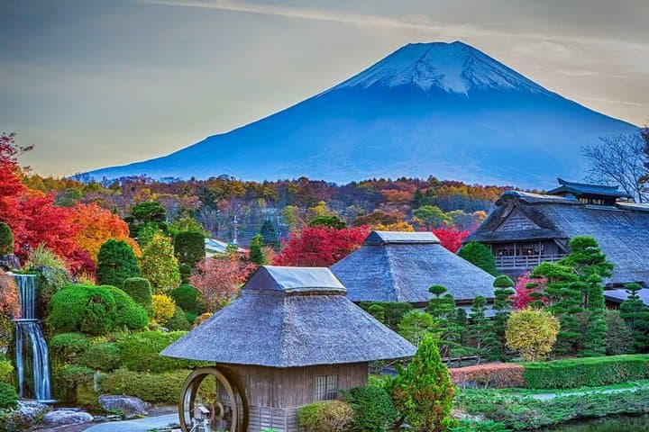 Mt Fuji Oshino Hakkai Gotemba Outlets and Hot Spring Day Tour — photo 6