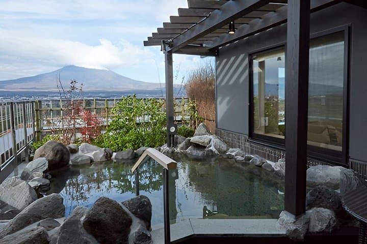 Mt Fuji Oshino Hakkai Gotemba Outlets and Hot Spring Day Tour — photo 10