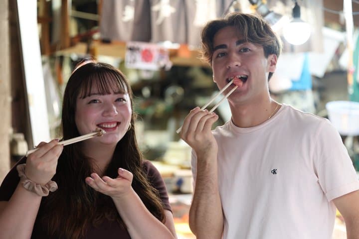 Tokyo: Private Tsukiji Fish Market Tour with 3 Food Stops — photo 1